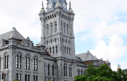 exterior shot of 8jd court house building
